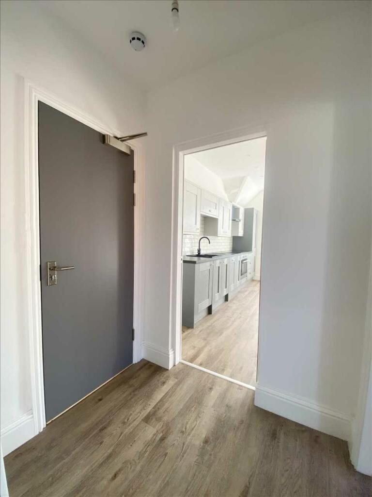 Brooklands Seaside Retreat Flat 4 *