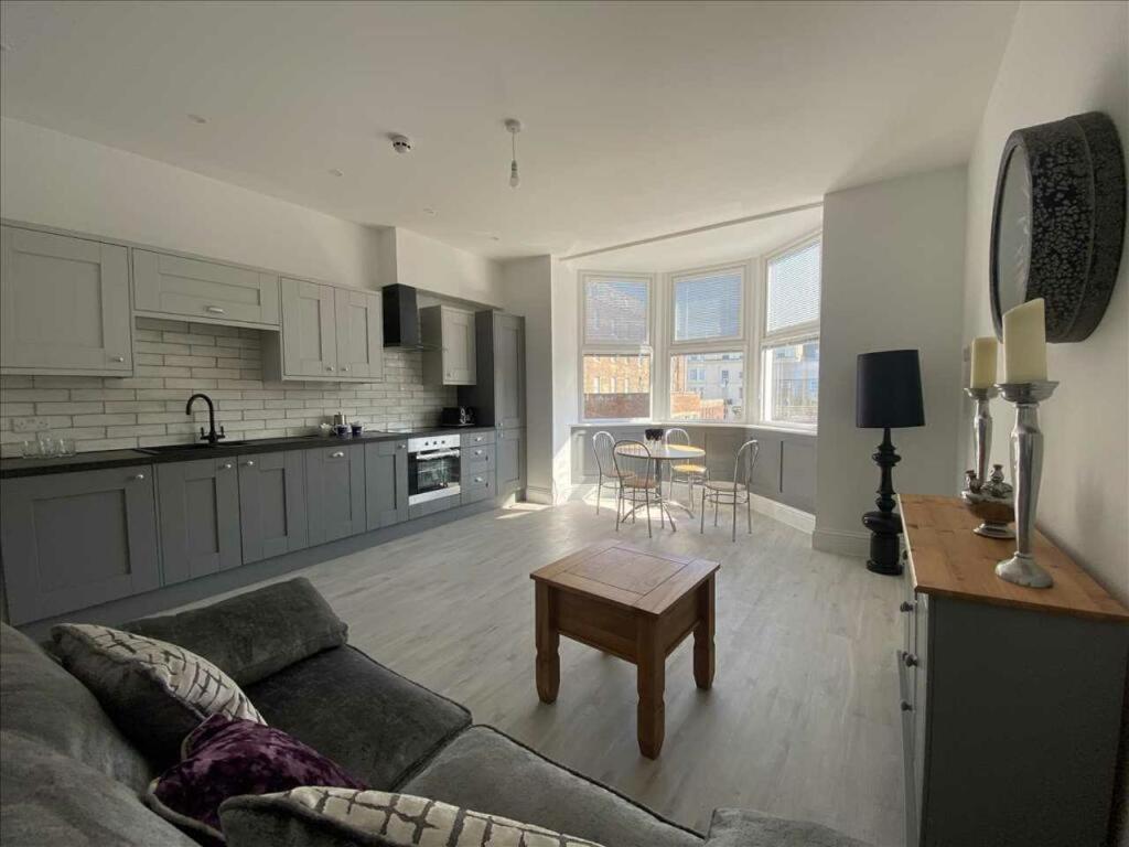 Brooklands Seaside Retreat Flat 4 Apartment